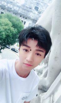吃瓜娛樂王俊凱視頻,萌態(tài)十足引網(wǎng)友熱議